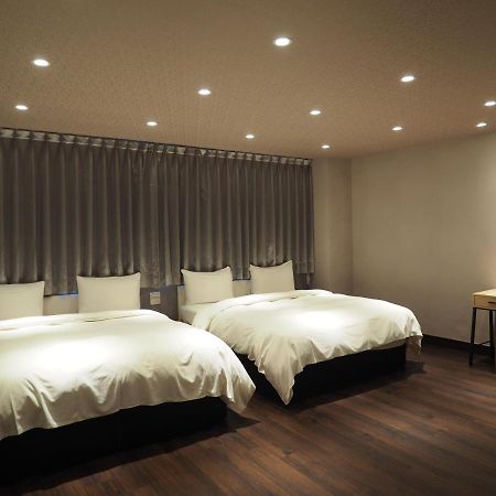 Yilan Day Chen Hotel מראה חיצוני תמונה