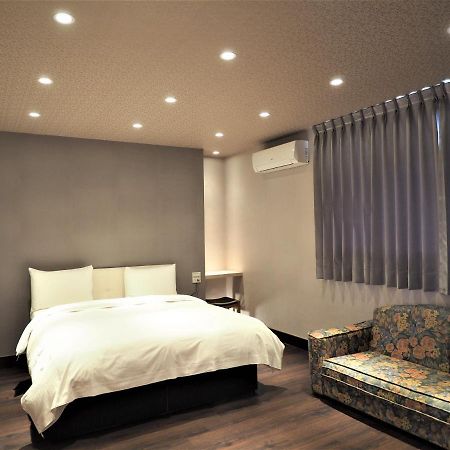 Yilan Day Chen Hotel מראה חיצוני תמונה