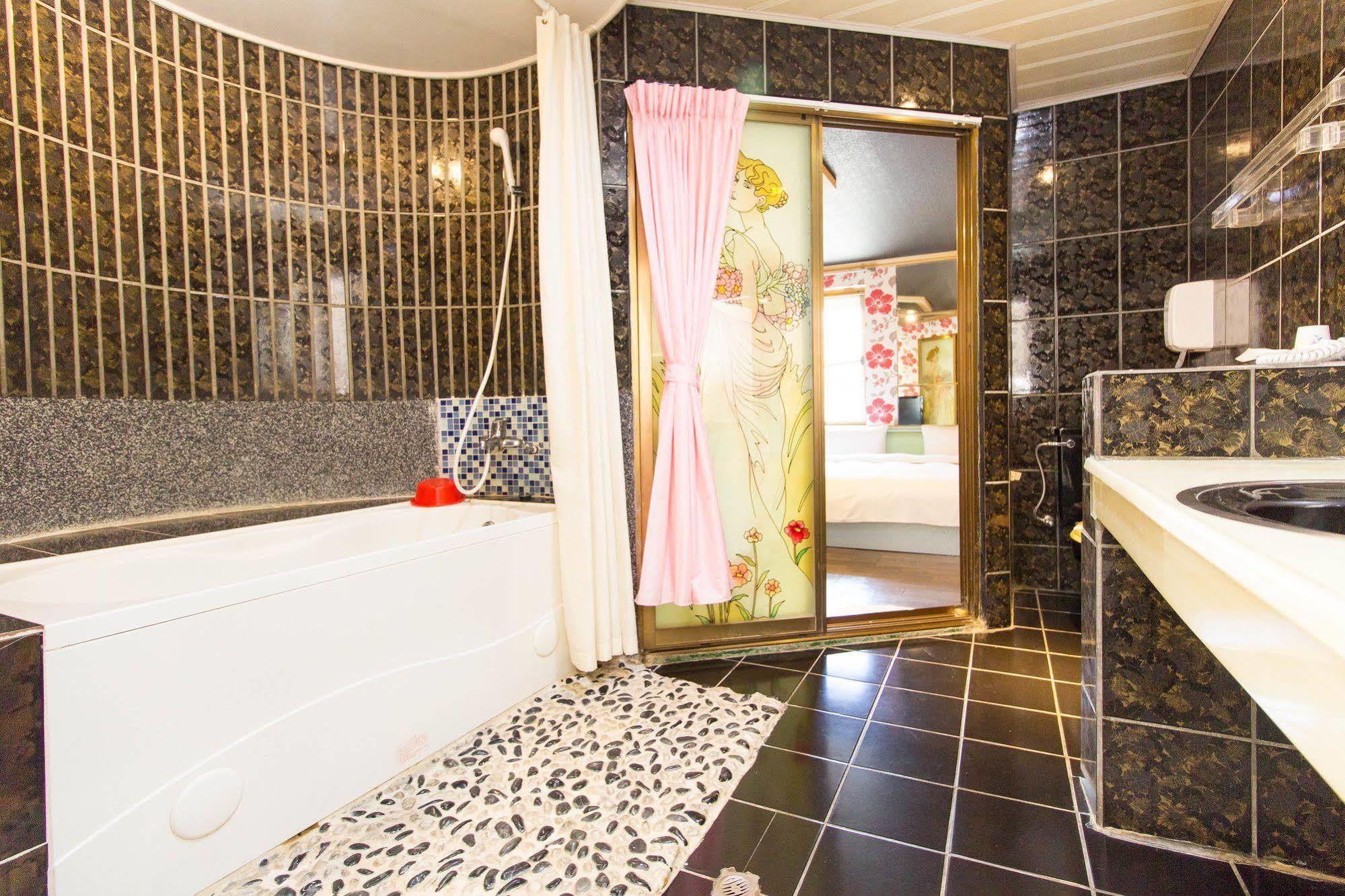 Yilan Day Chen Hotel מראה חיצוני תמונה