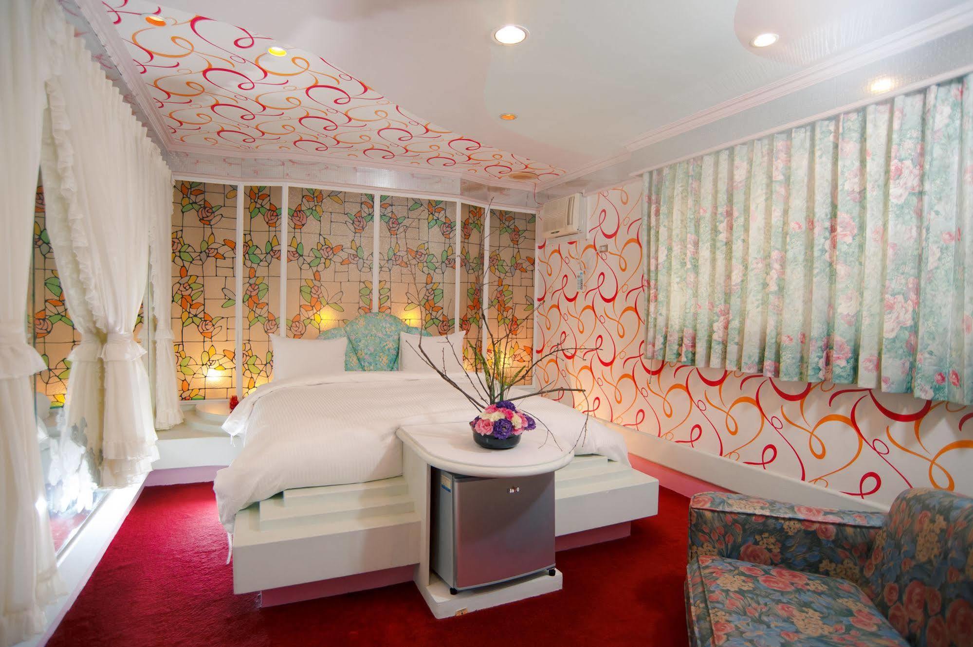 Yilan Day Chen Hotel מראה חיצוני תמונה