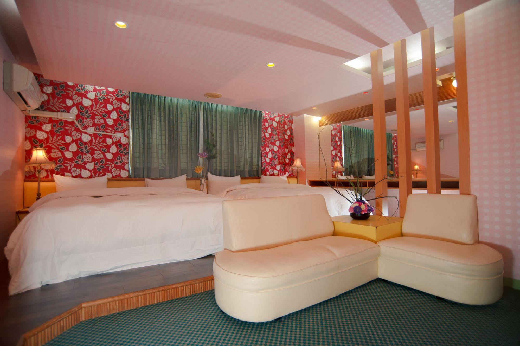 Yilan Day Chen Hotel מראה חיצוני תמונה
