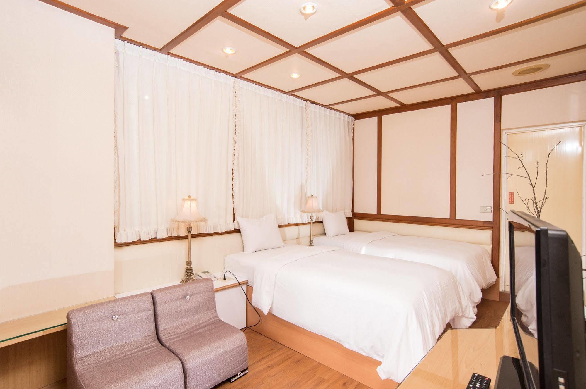 Yilan Day Chen Hotel מראה חיצוני תמונה