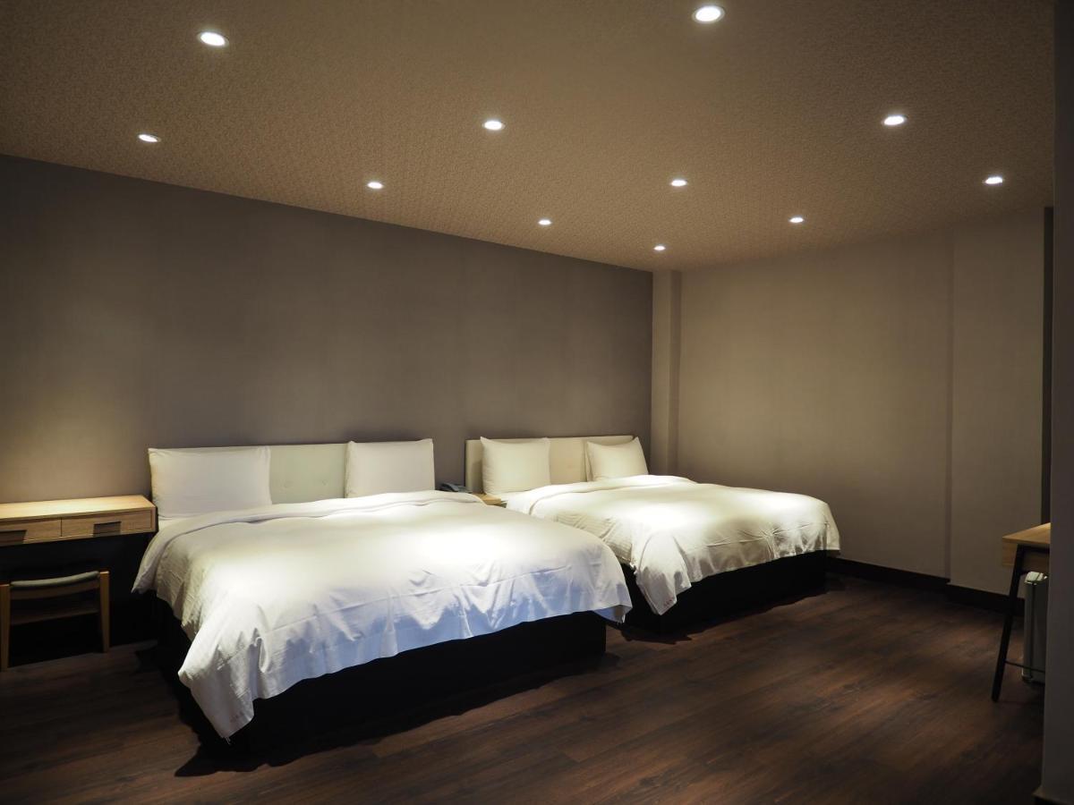 Yilan Day Chen Hotel מראה חיצוני תמונה